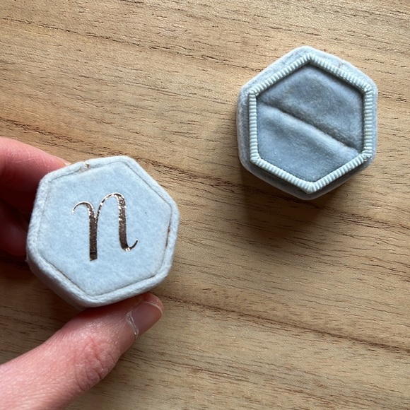 Pale blue ring box - Picture 6 of 6